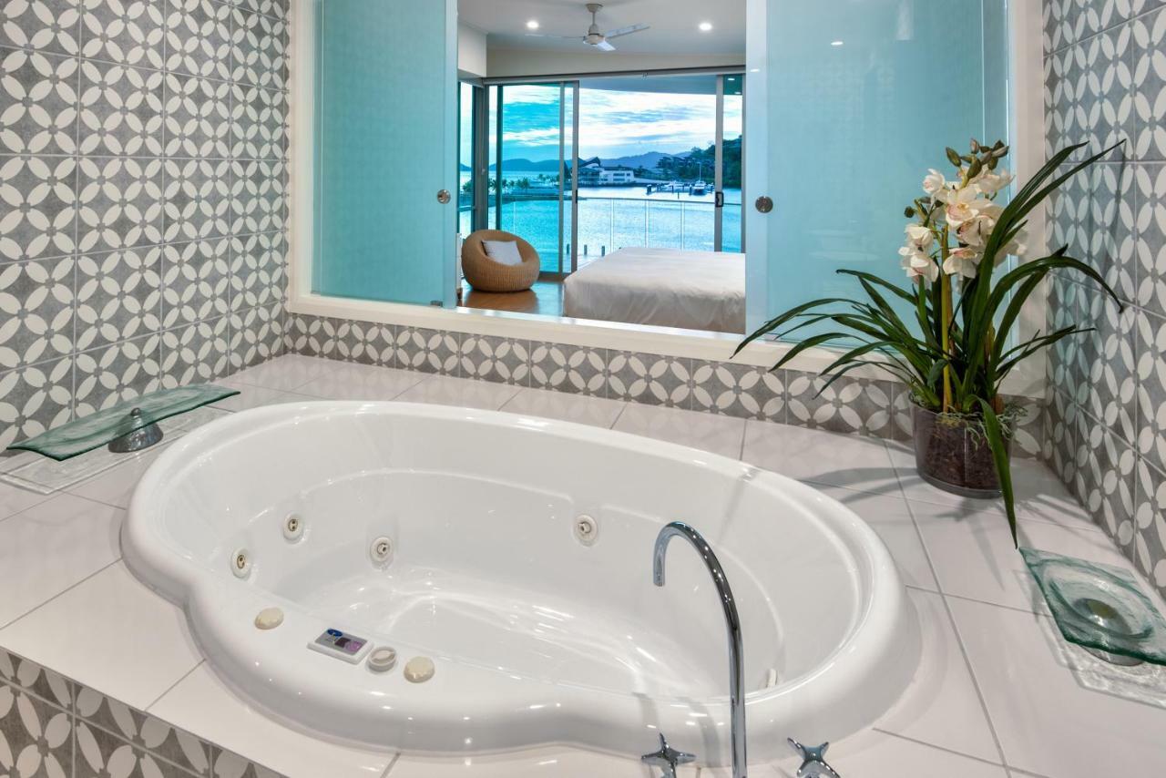 Pavillions Penthouse 25 - Luxury Waterfront Apartment With Private Roof Top Pool And Buggy Isla Hamilton Exterior foto