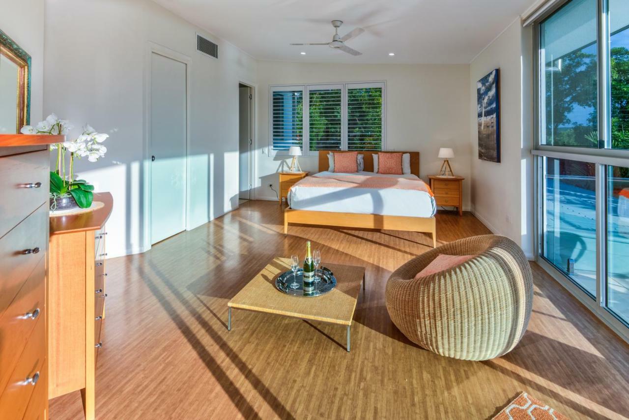Pavillions Penthouse 25 - Luxury Waterfront Apartment With Private Roof Top Pool And Buggy Isla Hamilton Exterior foto