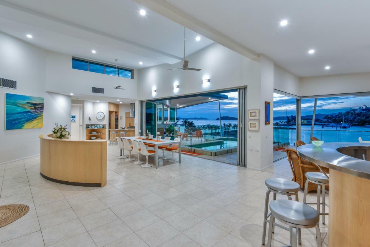 Pavillions Penthouse 25 - Luxury Waterfront Apartment With Private Roof Top Pool And Buggy Isla Hamilton Exterior foto
