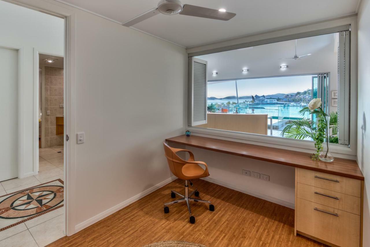 Pavillions Penthouse 25 - Luxury Waterfront Apartment With Private Roof Top Pool And Buggy Isla Hamilton Exterior foto